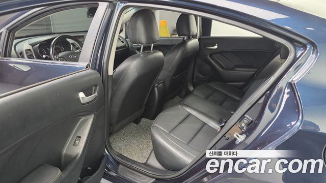 Kia K3 2018 — photo 11