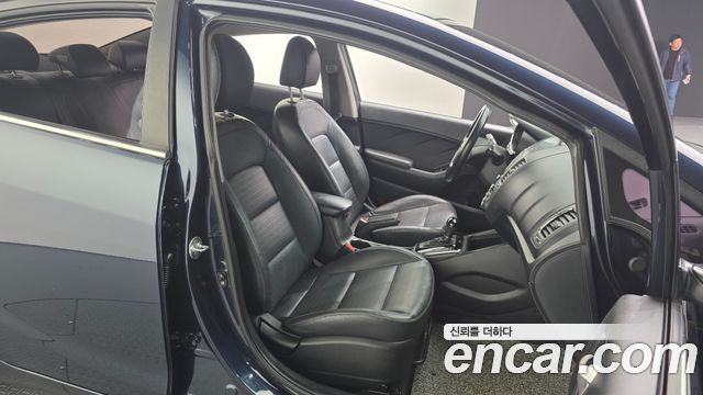 Kia K3 2018 — photo 12