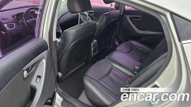 Hyundai AVANTE 2015 — photo 8