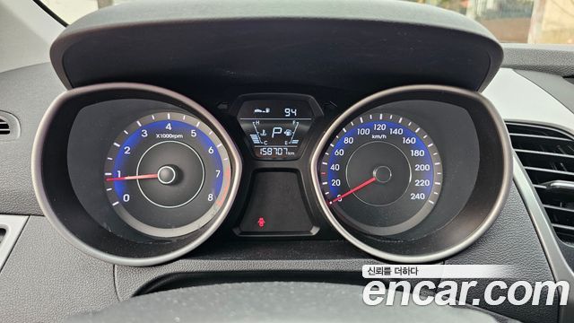 Hyundai AVANTE 2015 — photo 14