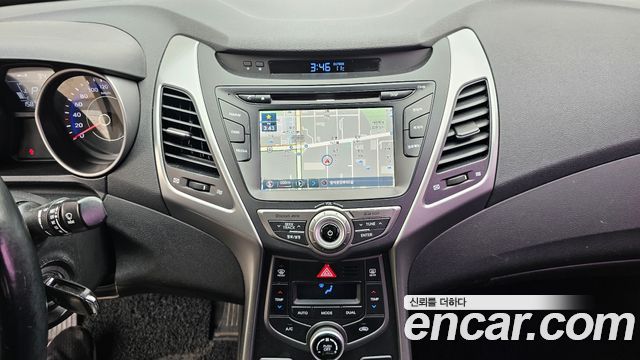 Hyundai AVANTE 2015 — photo 15