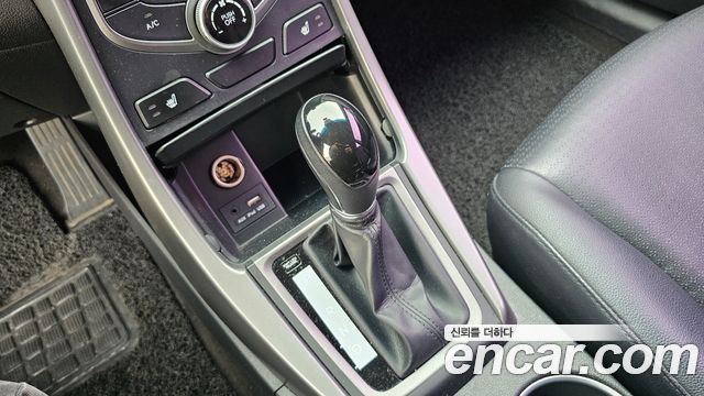 Hyundai AVANTE 2015 — photo 17