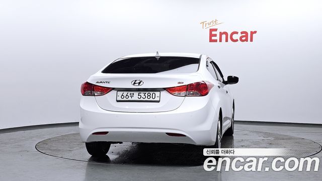 Hyundai AVANTE 2013 — photo 4