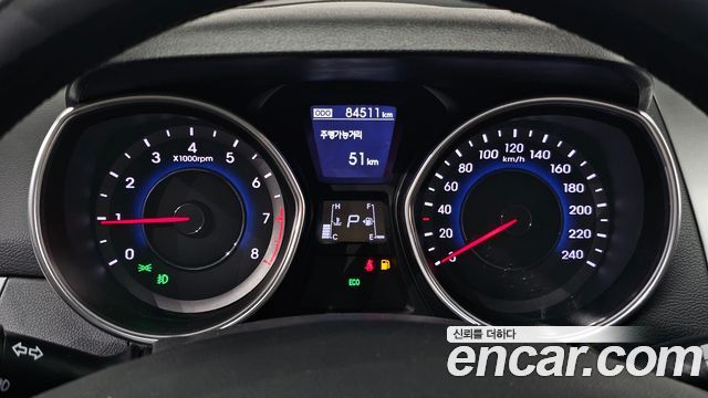 Hyundai AVANTE 2013 — photo 8