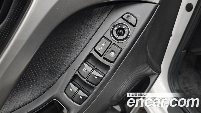 Hyundai AVANTE 2013 — photo 13
