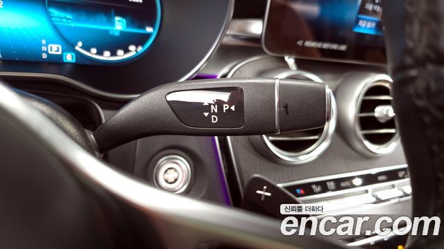 Mercedes-Benz GLC-Class 2022 — photo 9