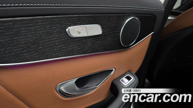 Mercedes-Benz GLC-Class 2022 — photo 19