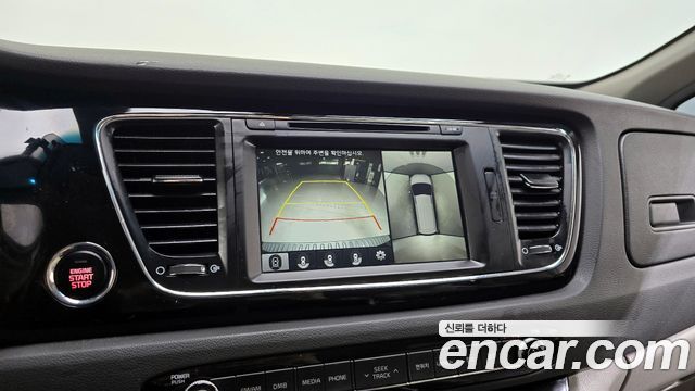 Kia Canival 2017 — photo 17