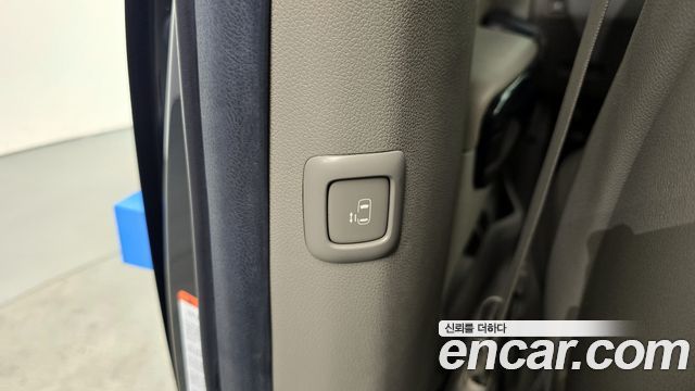 Kia Canival 2017 — photo 18
