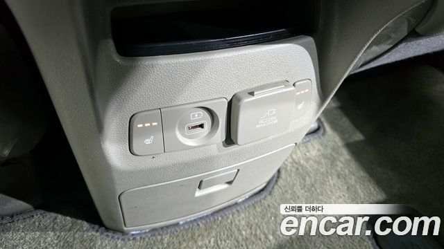 Kia Canival 2017 — photo 19