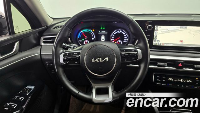 Kia K5 2023 — photo 16