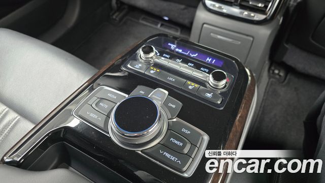 Genesis EQ900 2016 — photo 19