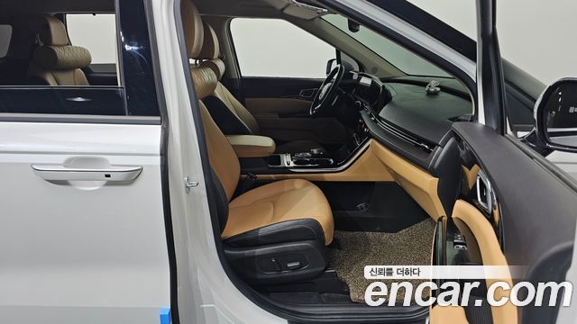 Kia Canival 2021 — photo 11