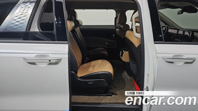 Kia Canival 2021 — photo 12