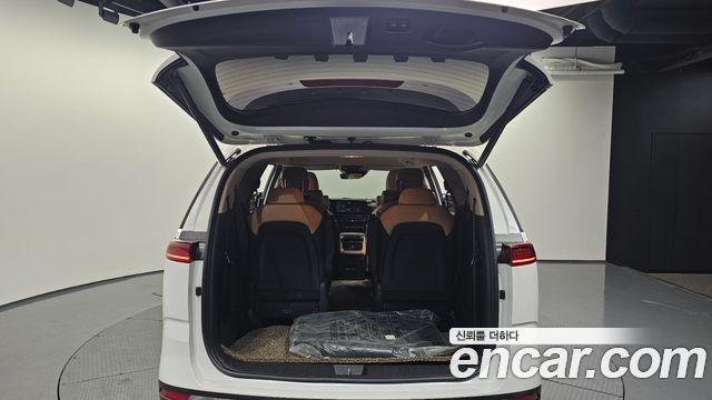 Kia Canival 2021 — photo 20