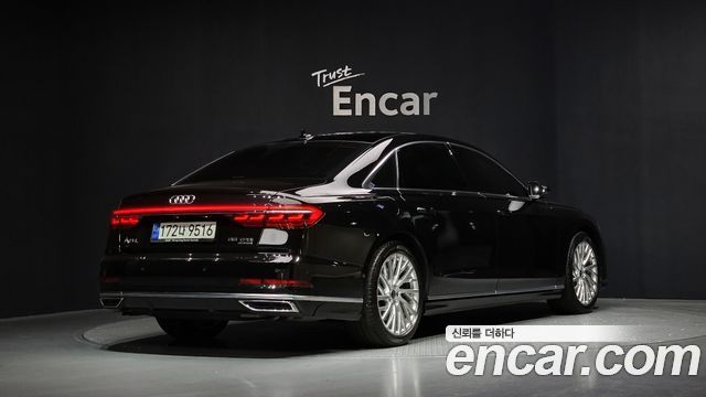Audi A8 2021 — photo 2