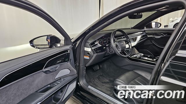 Audi A8 2021 — photo 10
