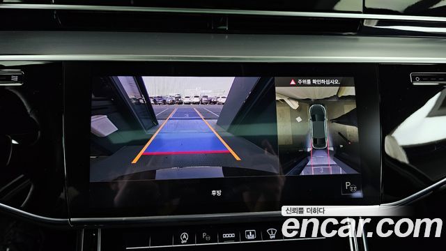 Audi A8 2021 — photo 15