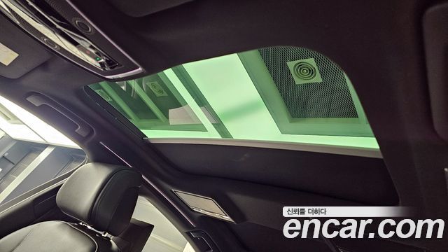 Audi A8 2021 — photo 19