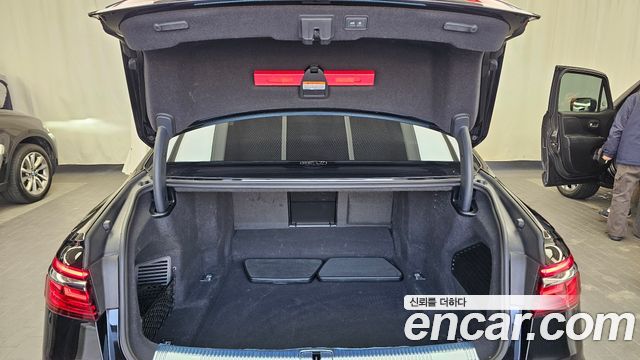 Audi A8 2021 — photo 20