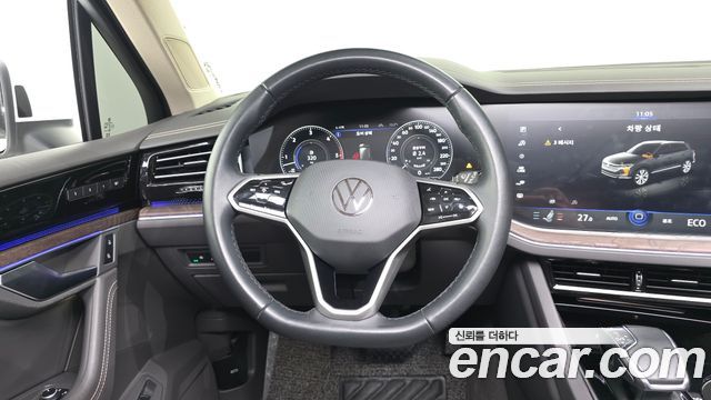 Volkswagen Touareg 2023 — photo 13