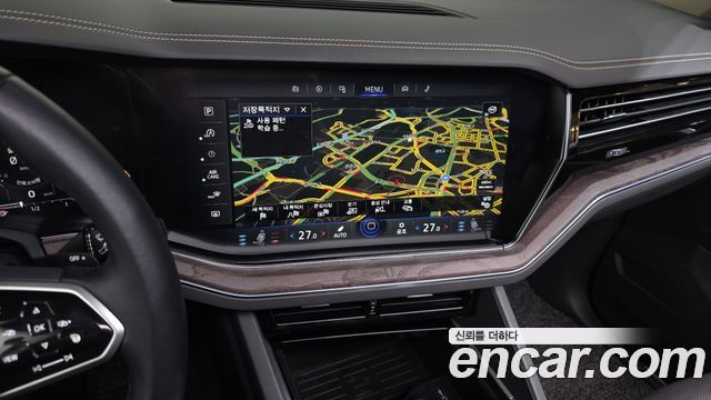 Volkswagen Touareg 2023 — photo 14