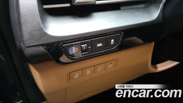 Kia Canival 2022 — photo 16
