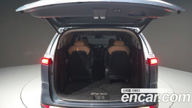 Kia Canival 2022 — photo 20
