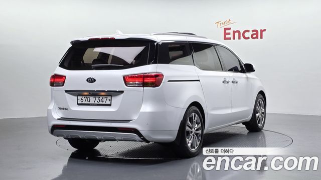 Kia Canival 2018 — photo 2