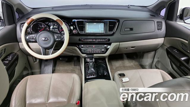 Kia Canival 2018 — photo 7