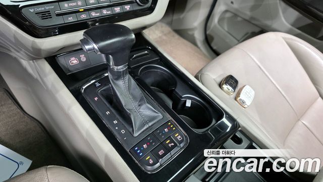 Kia Canival 2018 — photo 9