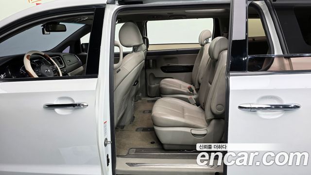 Kia Canival 2018 — photo 12