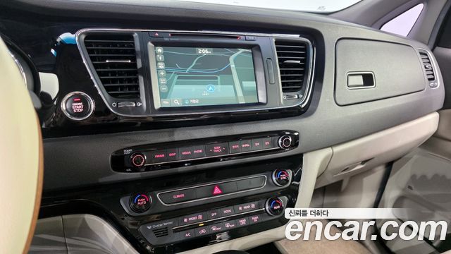 Kia Canival 2018 — photo 14