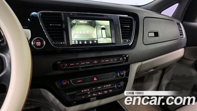 Kia Canival 2018 — photo 15