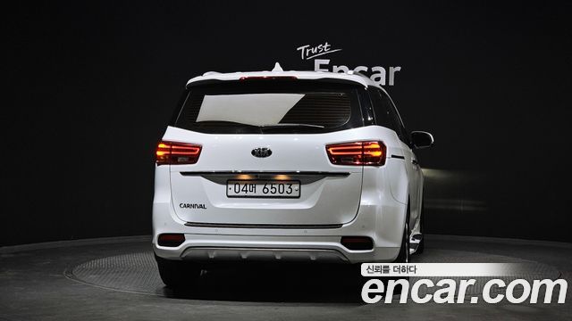 Kia Canival 2019 — photo 4