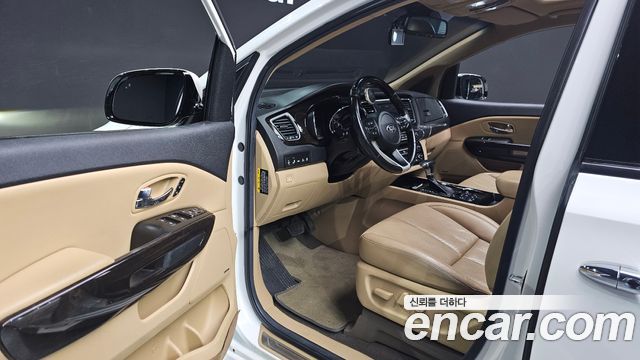 Kia Canival 2019 — photo 11