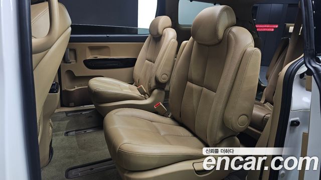 Kia Canival 2019 — photo 12