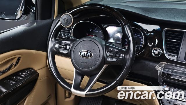 Kia Canival 2019 — photo 13