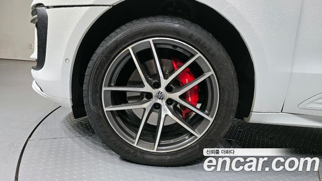 Porsche Macan 2022 — photo 5