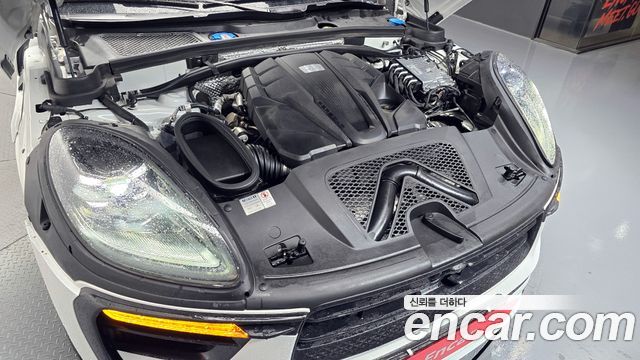 Porsche Macan 2022 — photo 6