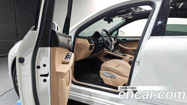 Porsche Macan 2022 — photo 10