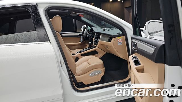 Porsche Macan 2022 — photo 11