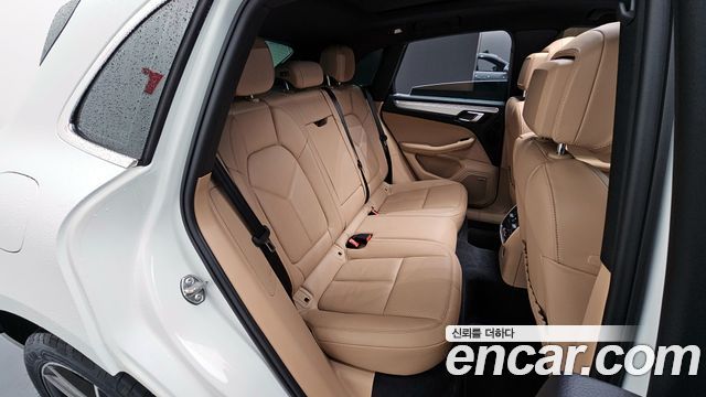 Porsche Macan 2022 — photo 12