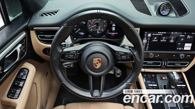 Porsche Macan 2022 — photo 13