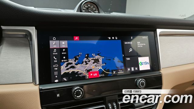 Porsche Macan 2022 — photo 14