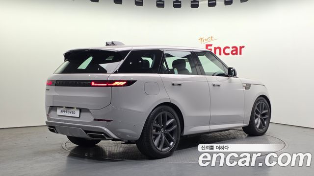 Land Rover Range Rover Sport 2025 — photo 2