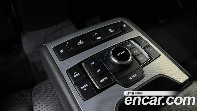 Genesis G80 2017 — photo 19