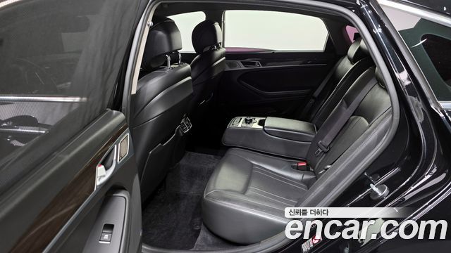 Genesis G80 2017 — photo 20