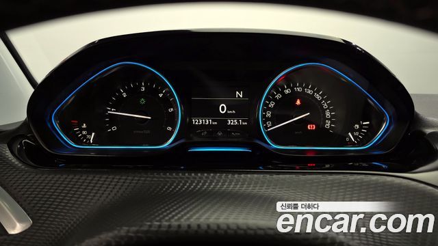 Peugeot 2008 2015 — photo 8
