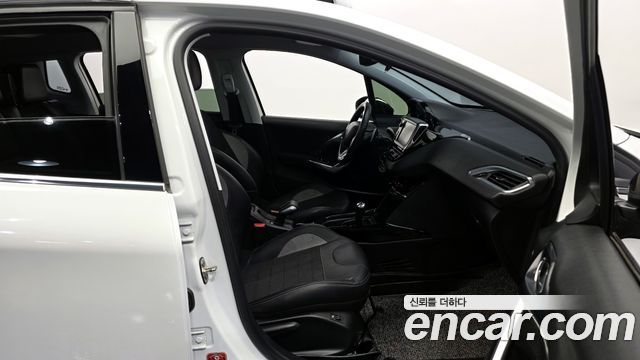 Peugeot 2008 2015 — photo 10